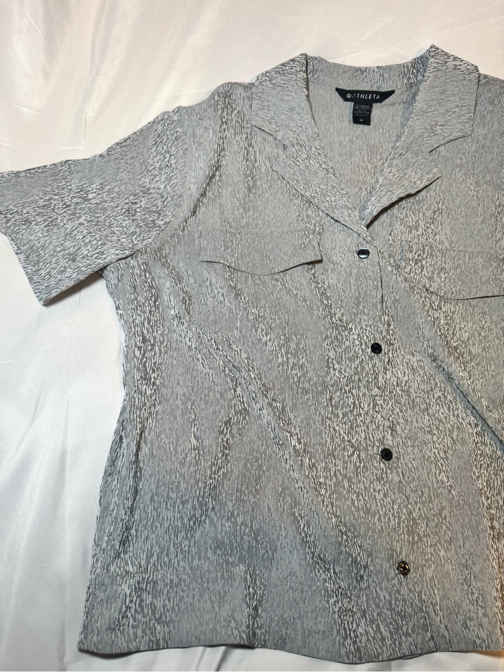 Athleta Short-Sleeve Button Shirt in Silver